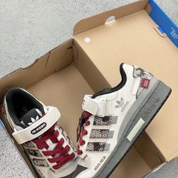 Adidas, size 8