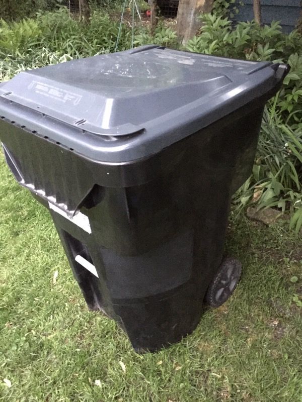 REHRIG PACIFIC COMPANY 95 Gallons Two-Wheeled Container. Multiple Uses: Yard Waste/Trash/Storage/Recycling!