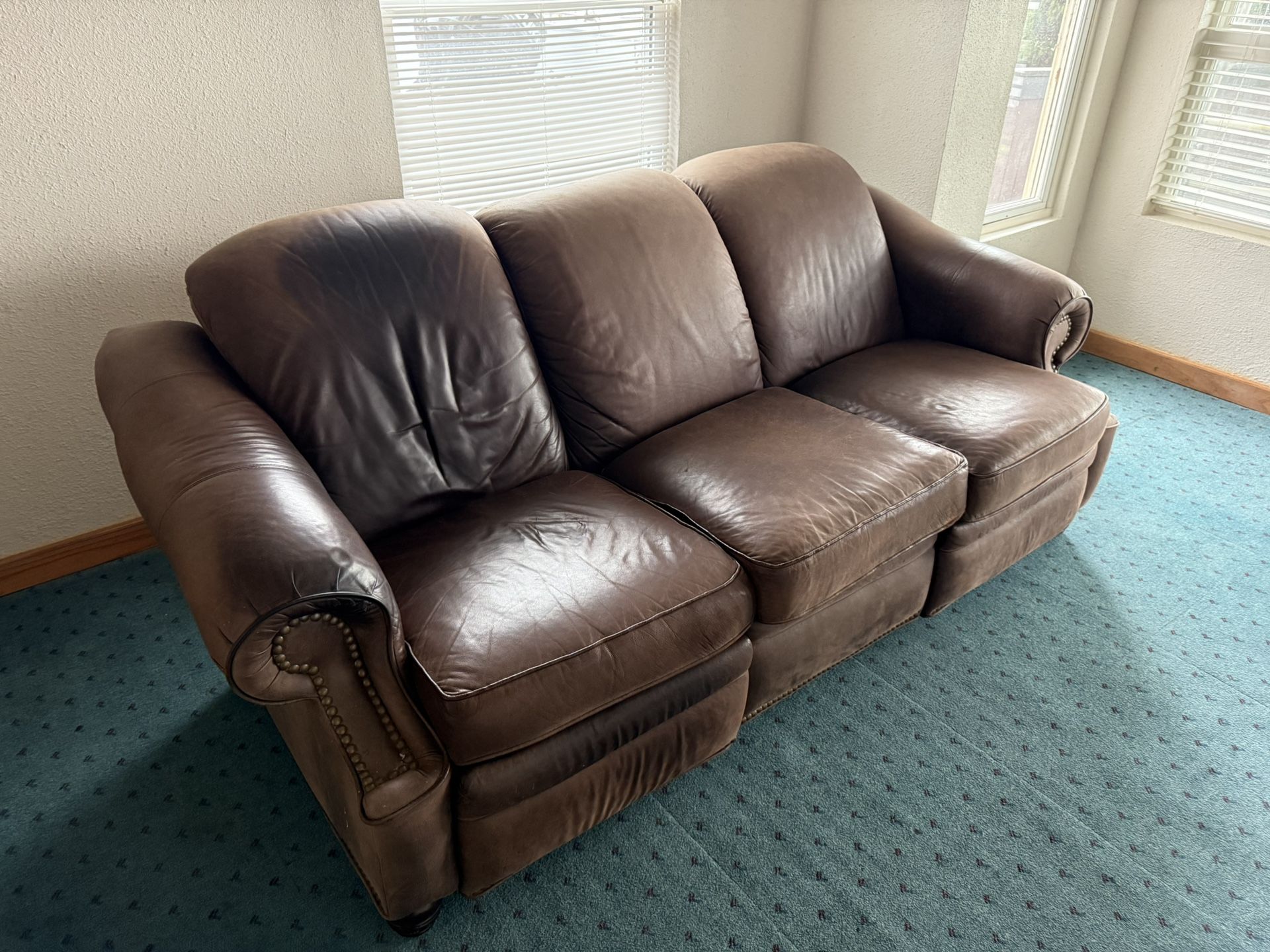 LEATHER COUCH 90