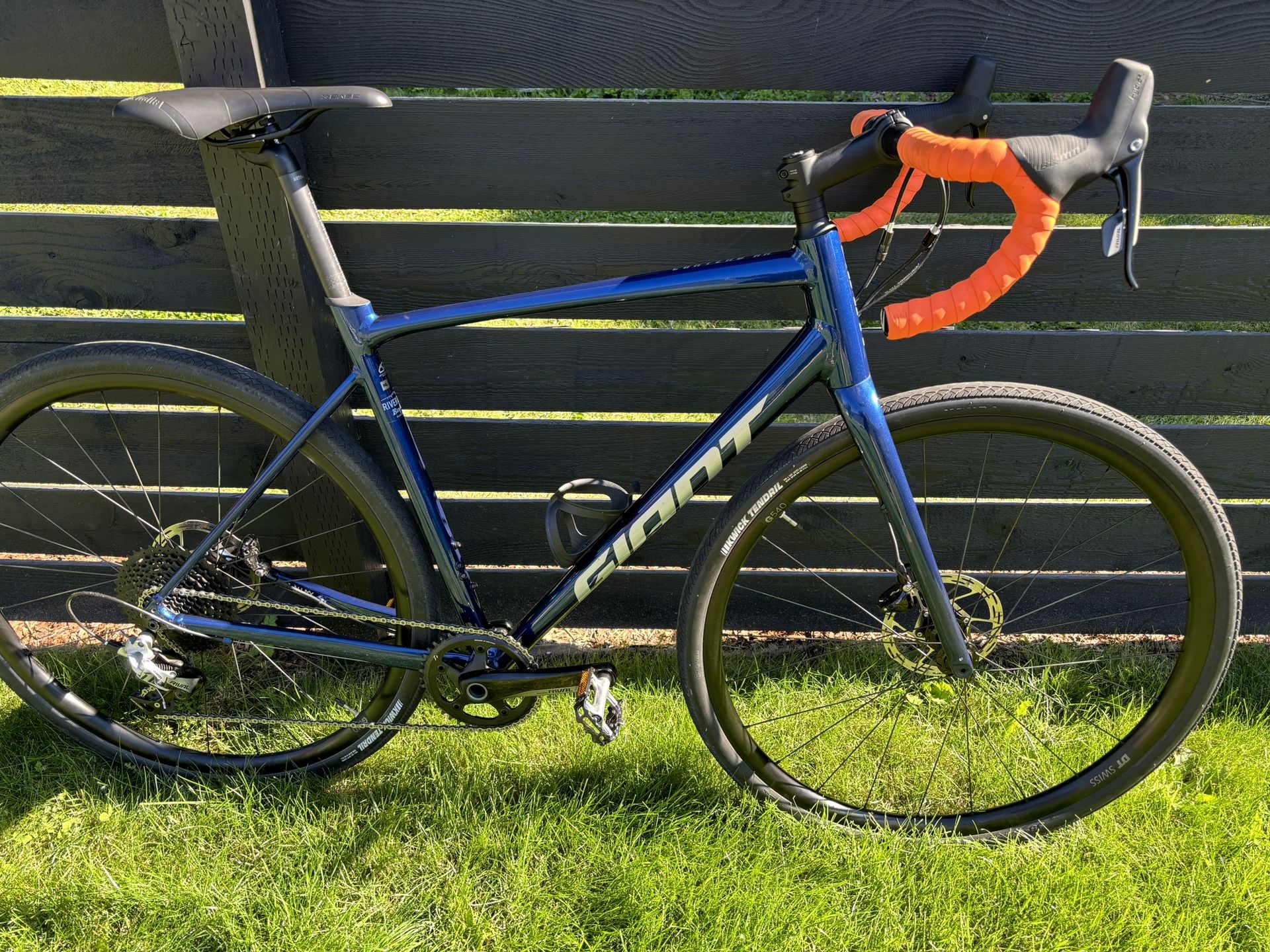 Giant All Road Contend