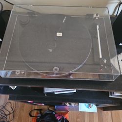 Turntable LAB / U-Turn record player