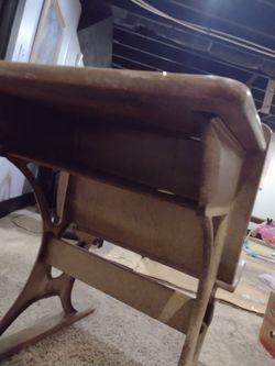 ANTIQUE CHILD'S SCHOOL DESK