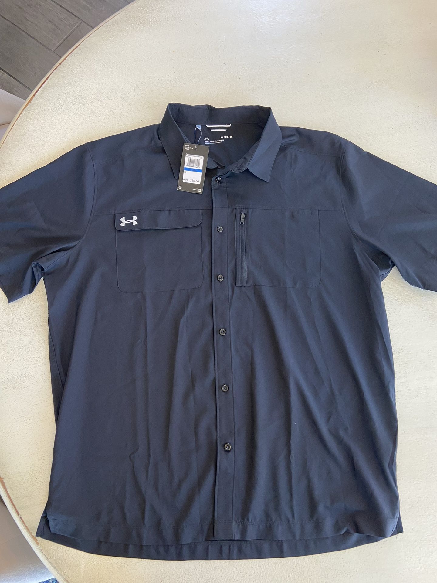 Under Armour Men’s Woven Shirt - Black (XL)