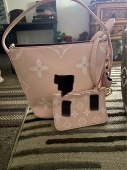 Bucket bag