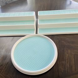 Organizing kitchen spices 