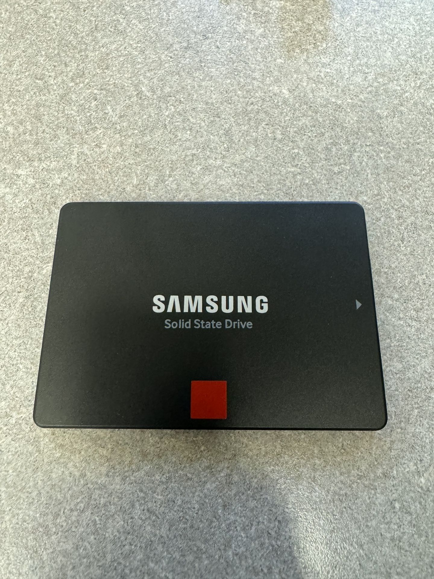 2.5-Inch SATA III Internal SSD - SAMSUNG 860 PRO