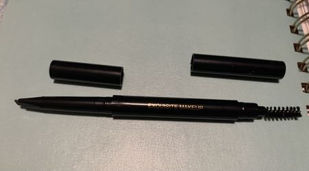 Exquisite Makeup black eyebrow pencil & brush | Lapiz negro para ceja Thumbnail