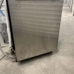 Kitchen AD Dishwasher 