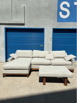 Living Spaces Sectional Couch with Ottoman 🛻Delivery Available🛻