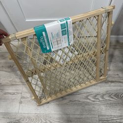 Brand New Evenflo Position & Lock Value Adjustable Wood Baby Gate, Fits Openings 26 - 42 in. Wide