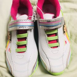 Toddler girl’s Dora sneakers with velcro
