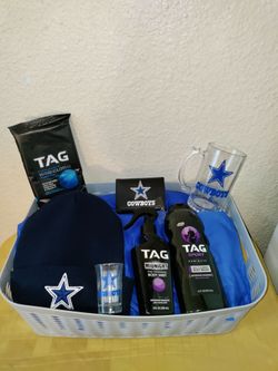 DALLAS COWBOYS GIFT BASKET. ( PICK UP IN MODESTO.)