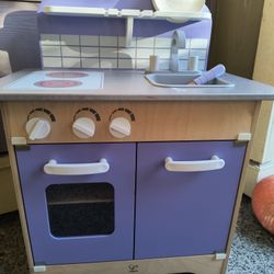Play Kitchen