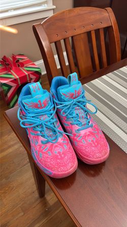 Not from here men sneakers