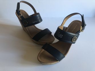 Tommy Hilfiger women’s platform wedges size 10M