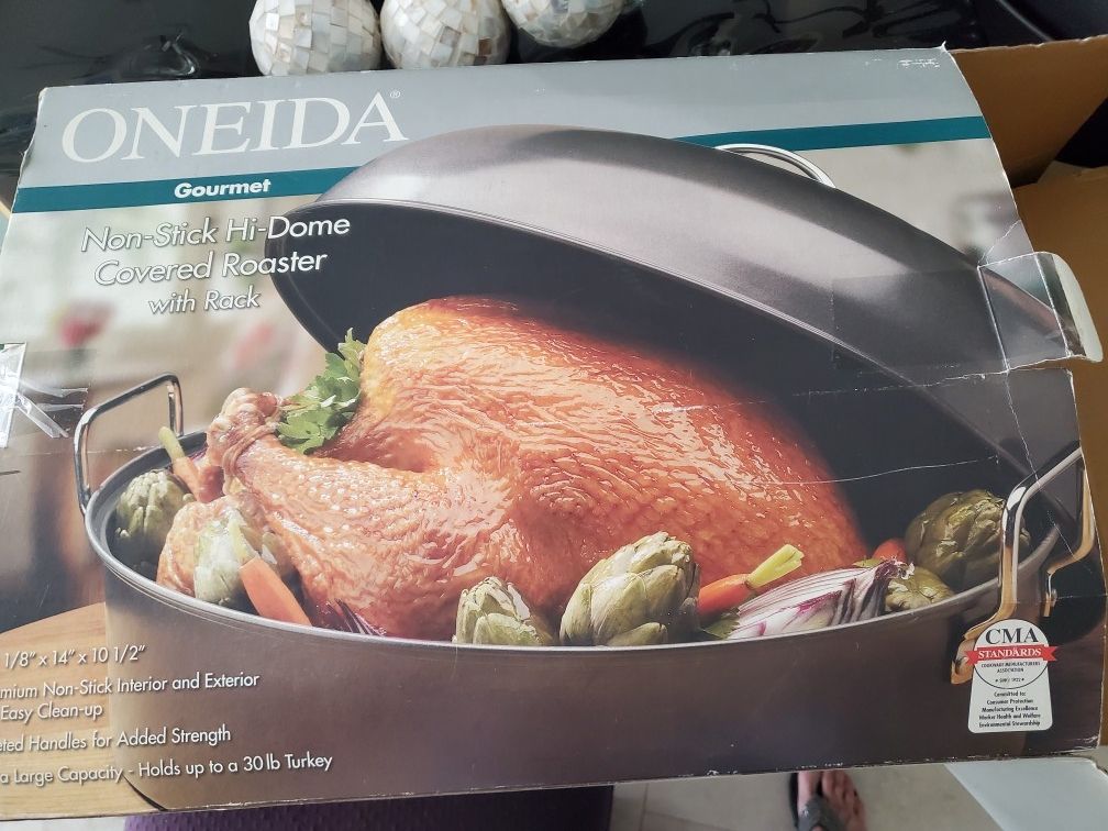 Oneida Large Covered Roaster With Rust Spots On Inside Bottom