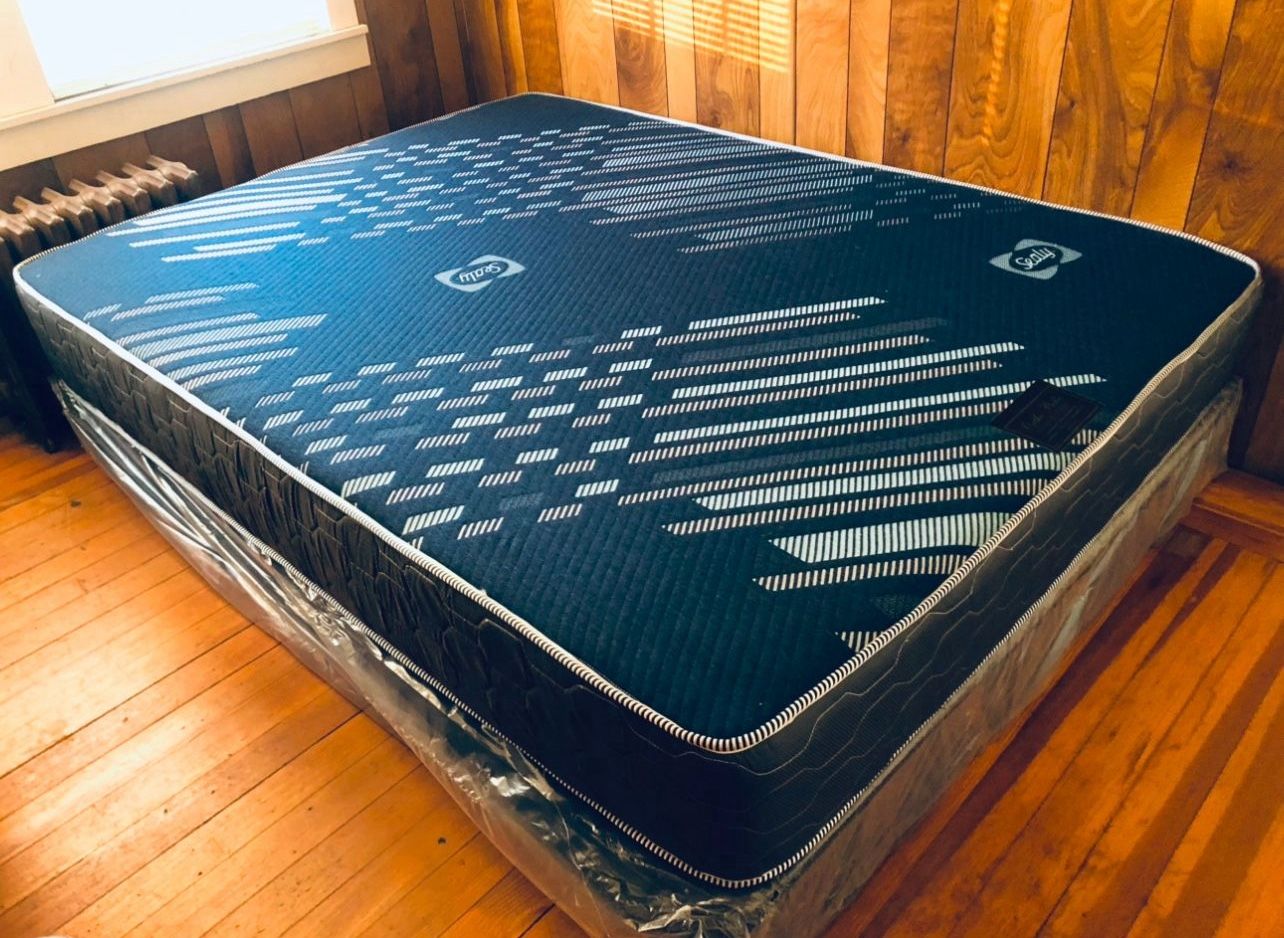 Queen Size 10”New Delivery 🚚 Available 