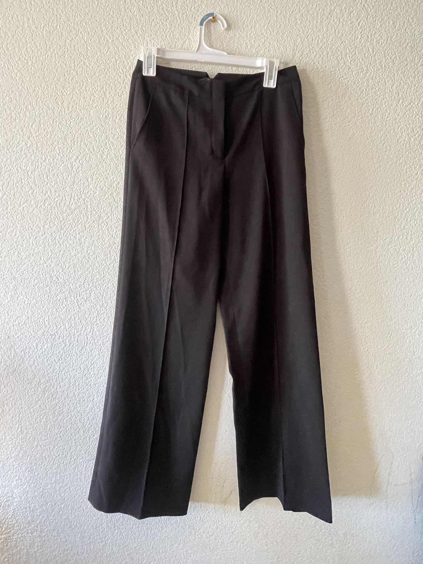 BCBG MAXAZRIA women pats size 2 with tags color black