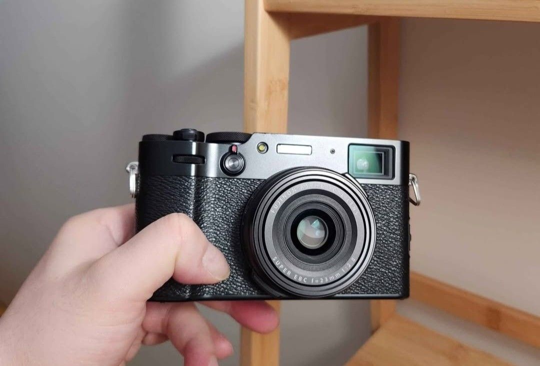 Fujifilm 100V Camera