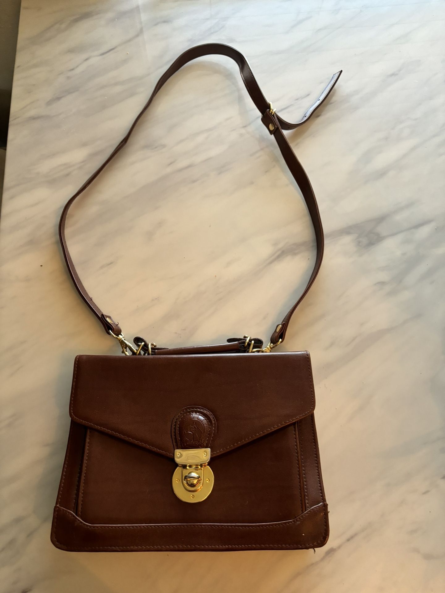 Vintage Pristine Cross Body Hand Bag