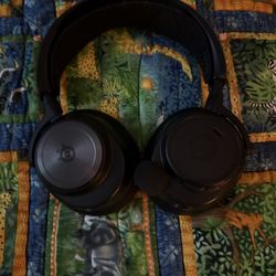 Steel Series Arctic Nova Pro Wireless Headset