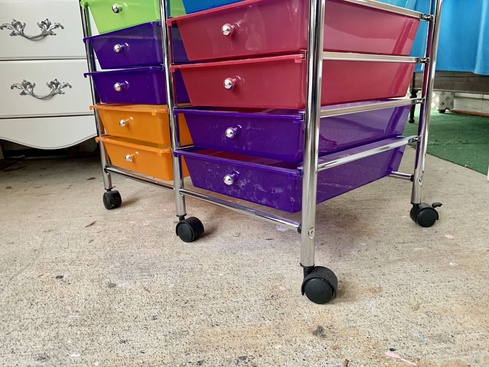 RUBBERMAID 4500 Gray Rolling Utility Cart 16 x 30 for Sale in Boca Raton,  FL - OfferUp