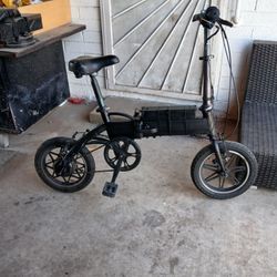 electric bike swagtron runs good new tires with charger  20 mph 18 mi. distance 180 $