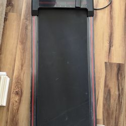 Treadmill With Remote $60