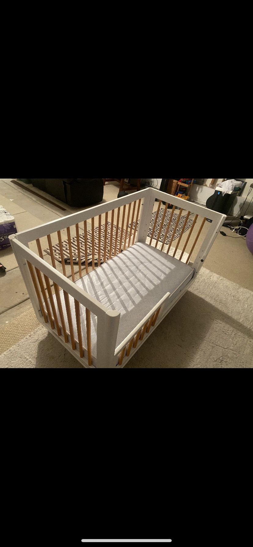 Baby’s Crib With Mattress Included !
