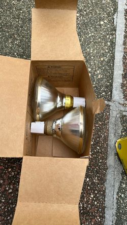 I Am Selling This. 7 Bulbs 