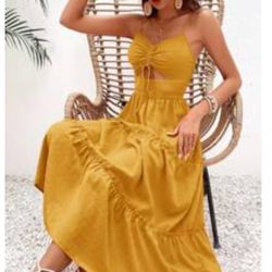 Maxi Dress With Cute Cutout 