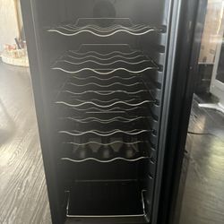 18 Bottle wine Refrigerator 