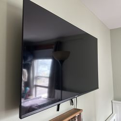 Hisense 37” Smart TV & Wall Mount