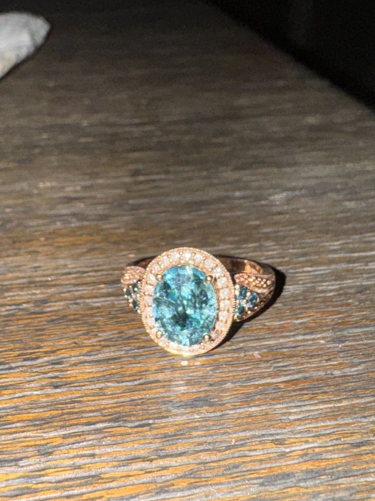 14 Kt Woman's Ring 