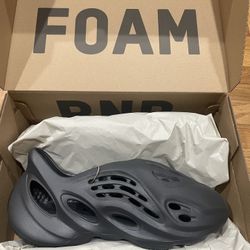 Yeezy Foams Onyx 2024 (New) Size 10