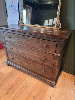 RH 3 dresser