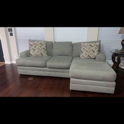 Sofa chaise/oversized Chair W/ ottoman 