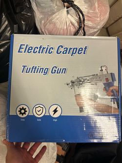 Tufting Gun & 4 big bags of yarn