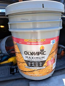 5 gallons semi transparent stain And Sealer for decks and fences  water base