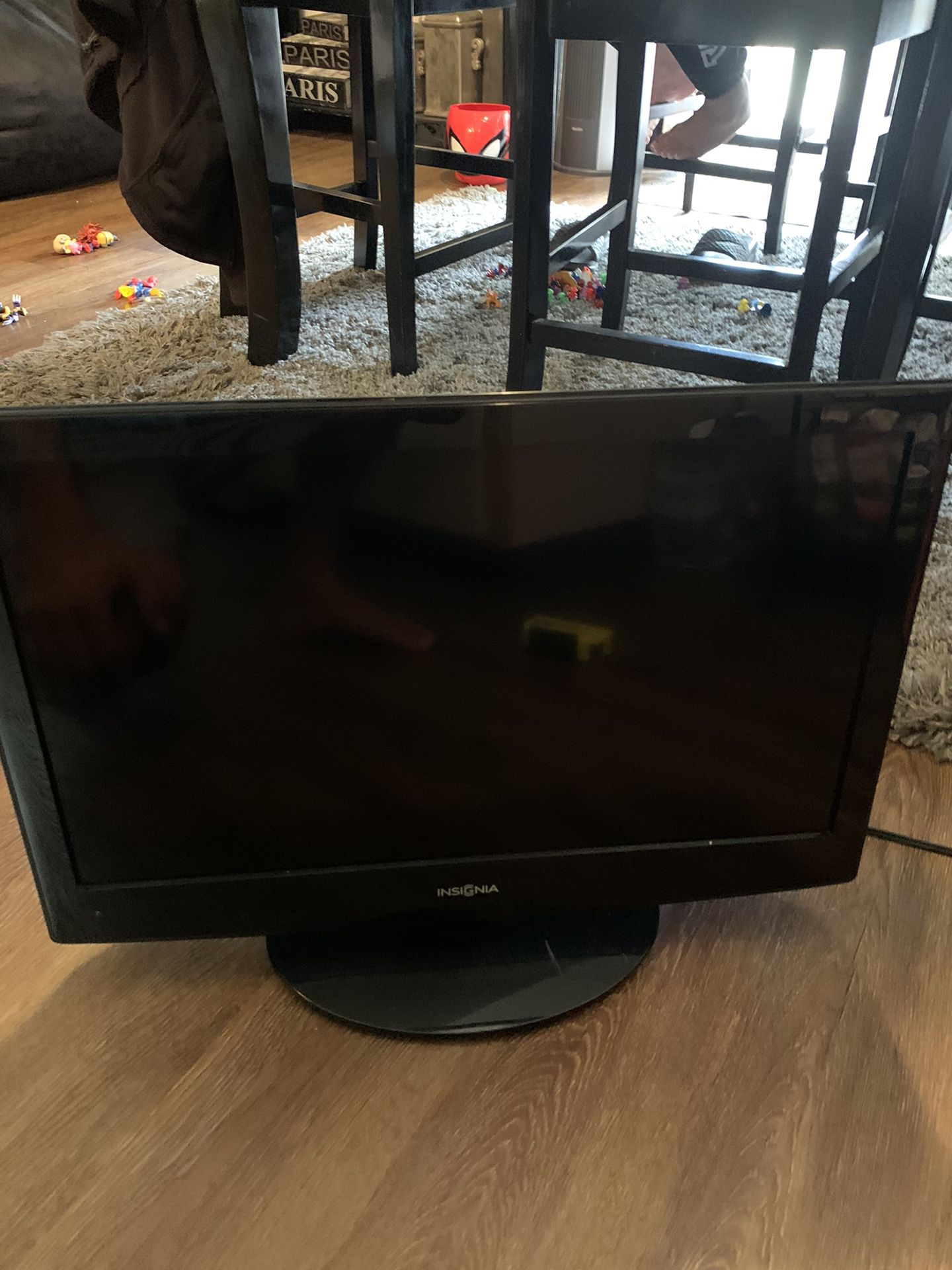 Insignia tv with dvd 27 inches