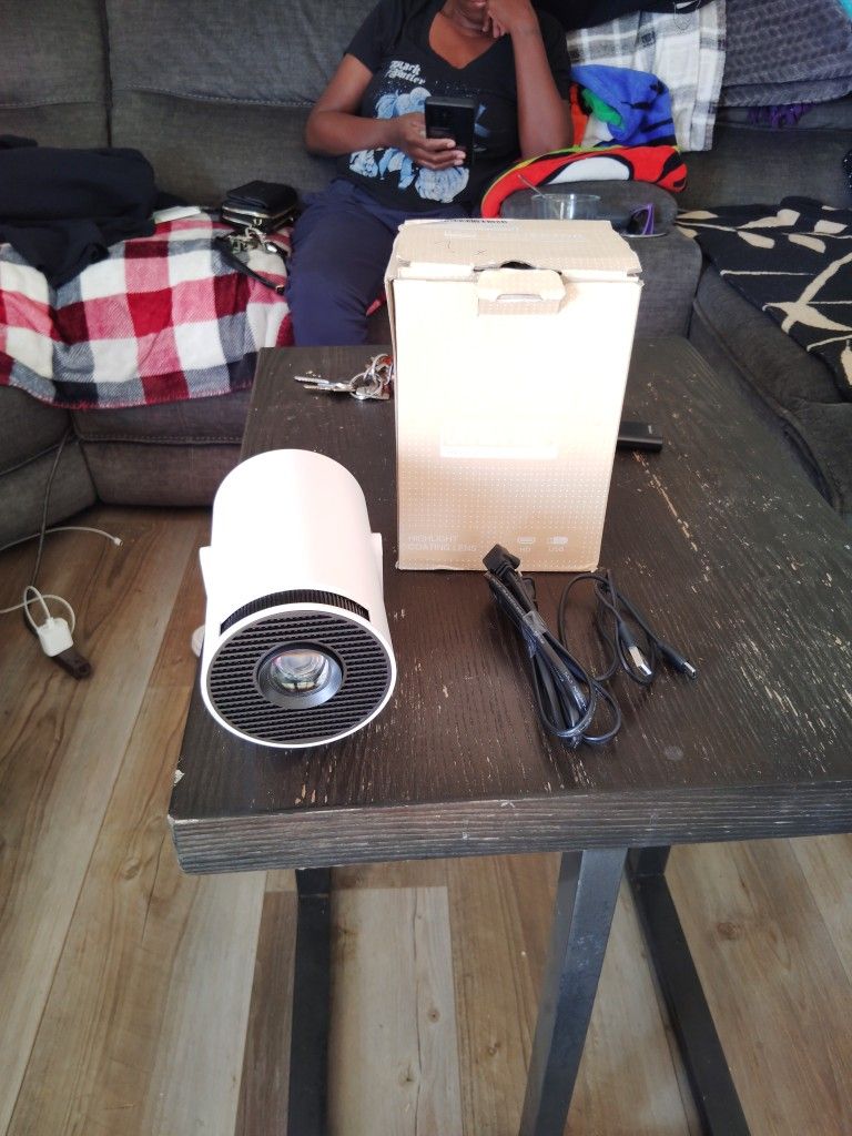 HY 300 Projector