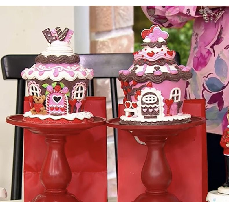 Set of 2 6" Illuminated I Love You Cupcake Houses by Valerie