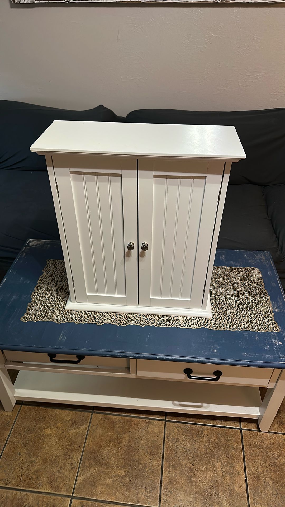 Cabinet shelving
