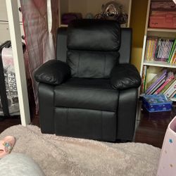 $30 Black Toddler/kid Recliner Chair