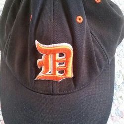 DHS BARBWIRE cap Small - Medium