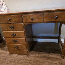 Ethan Allen Early American SOLID Maple & Birch Desk