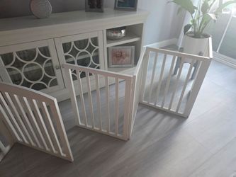 5 ft. BABY/ DOG GATE