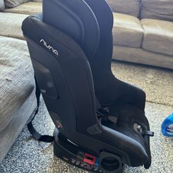 Nuna RAVA Car Seat – Not Expired (Retail $500)