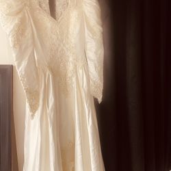 Elegant wedding dress