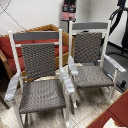 2 Rocking Chairs